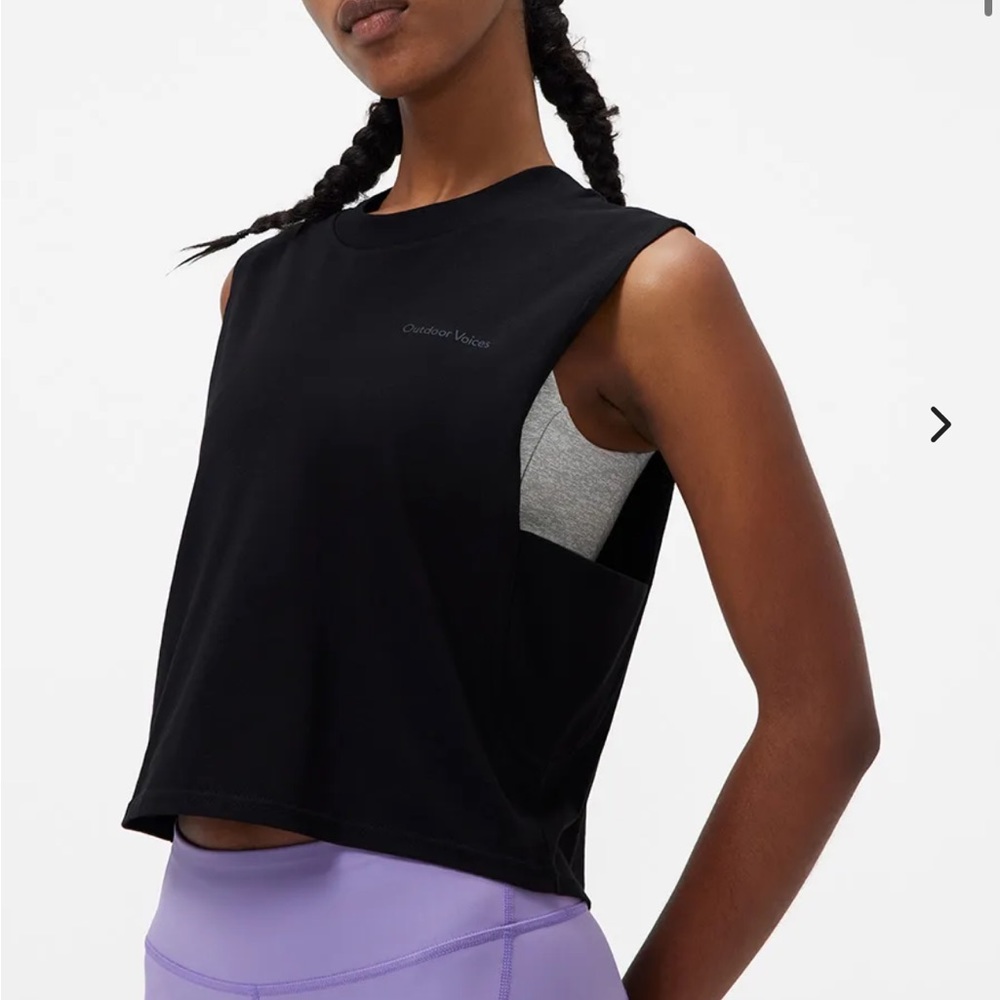 Outdoor Voices everyday boyfriend tank. In the color grey. Cropped size L.